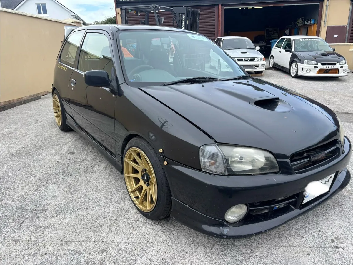 Toyota Starlet Glanza V - Image 2