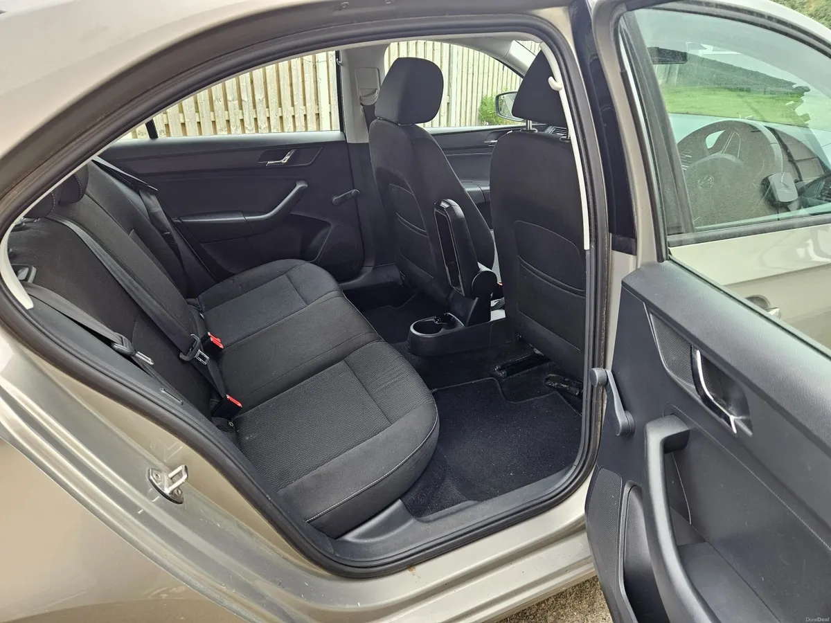 Skoda Rapid 2013 - Image 3