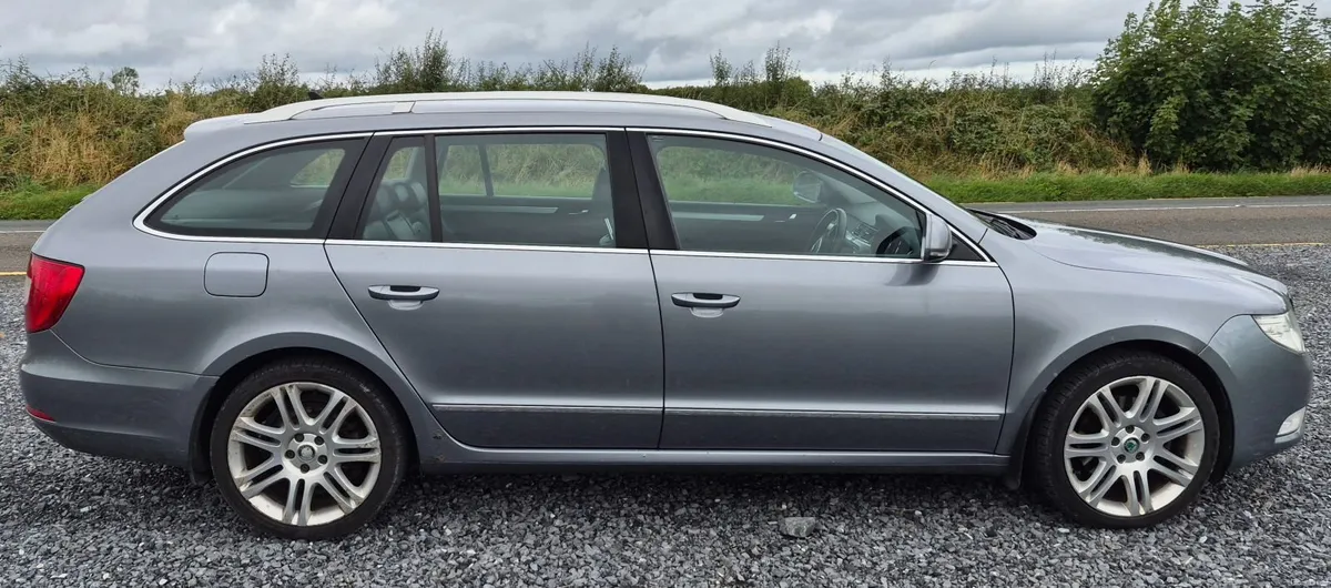 Skoda Superb 2012 - Image 4