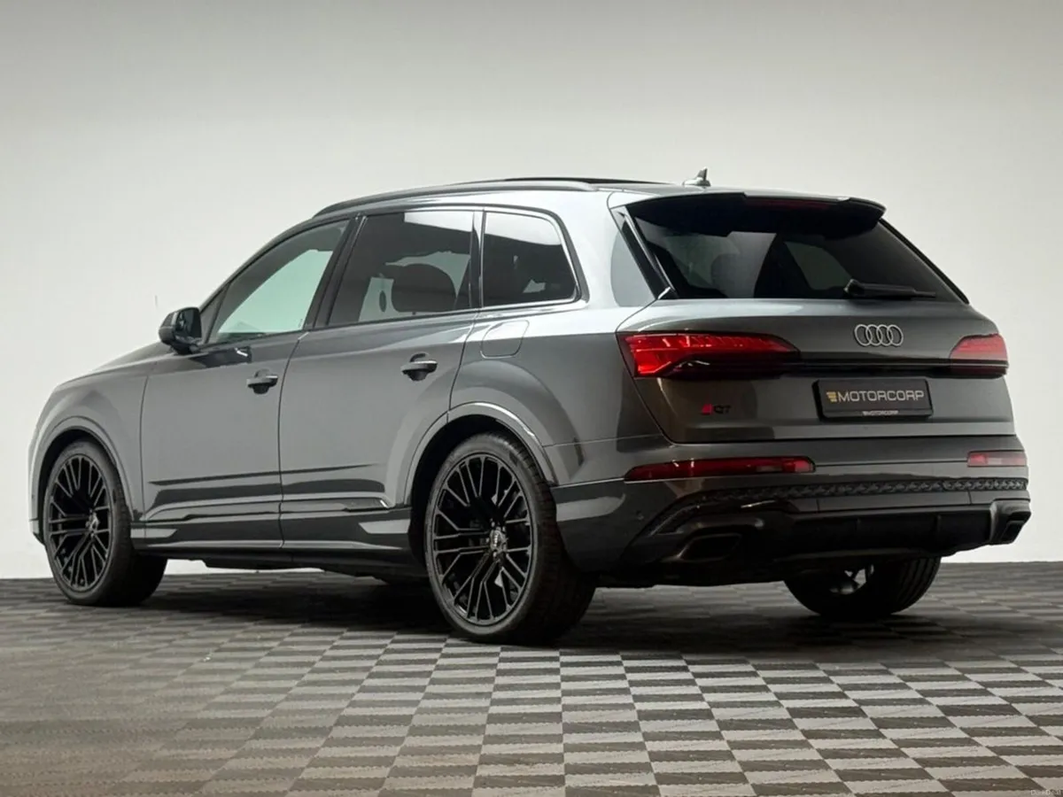 Audi Q7 S LINE 55 TFSI E QUATTRO *PAN ROOF* - Image 5