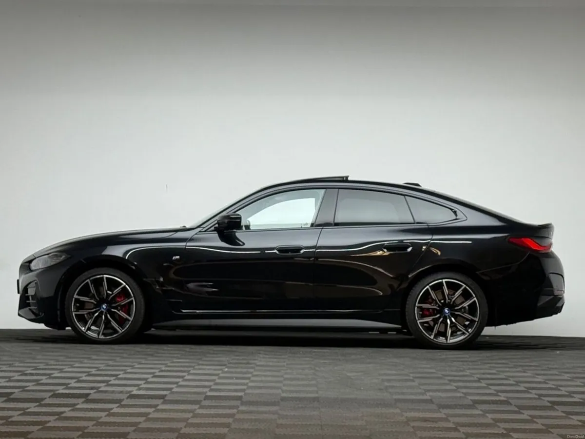 BMW i4 40 M SPORT PRO *SUNROOF* - Image 4