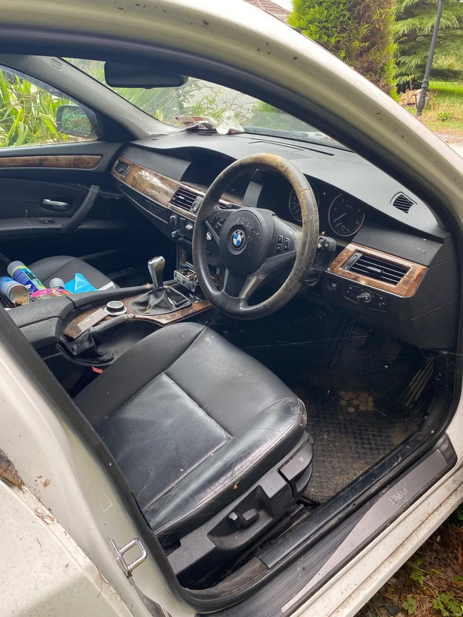 BMW 5-Series 2008 - Image 2
