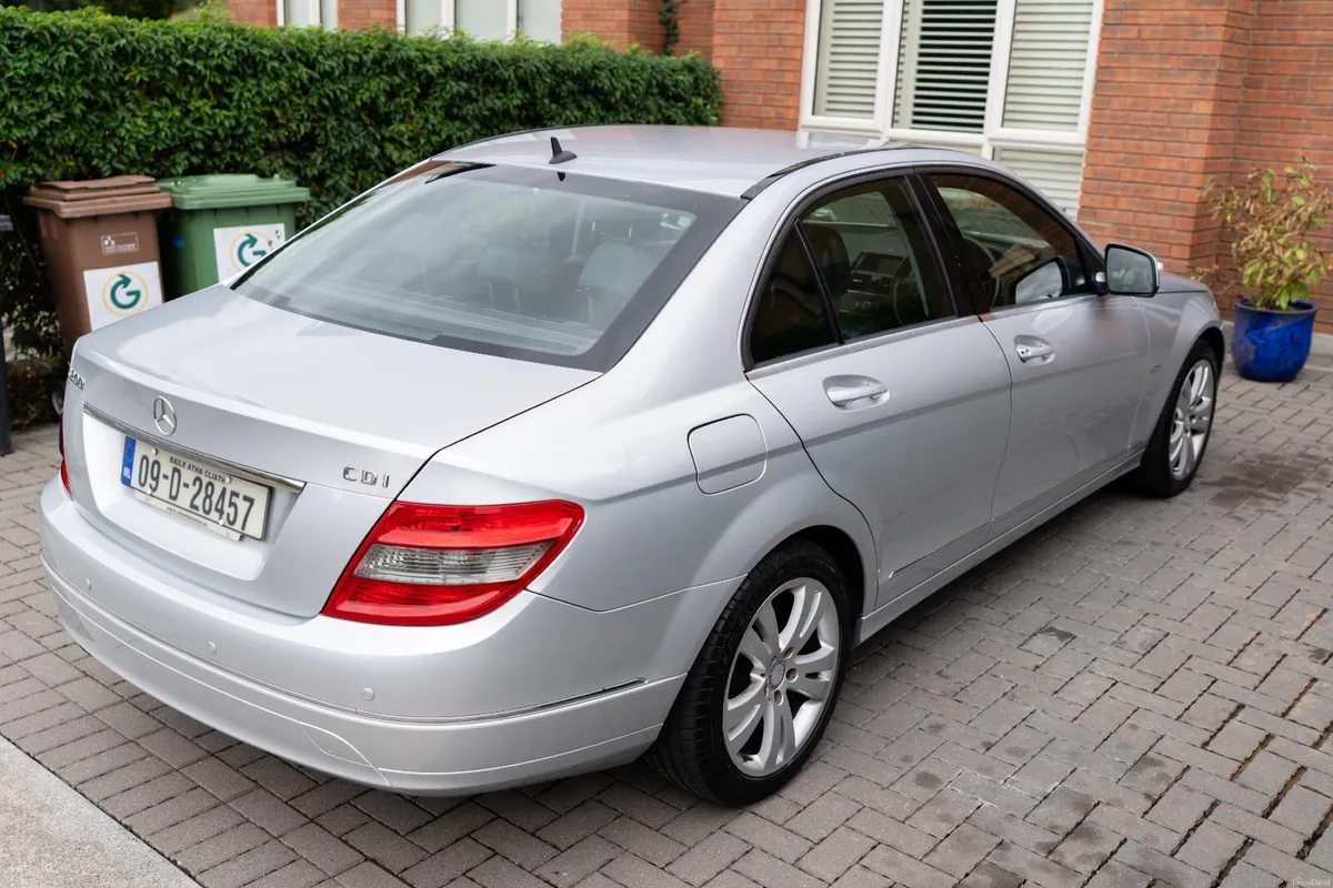Mercedes-Benz C-Class 2009 - Image 5
