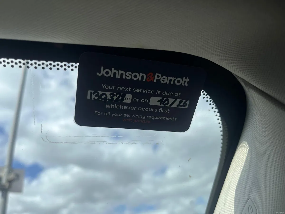 2020  Jaguar XE 2.0 Diesel Checkered Flag Auto - Image 5