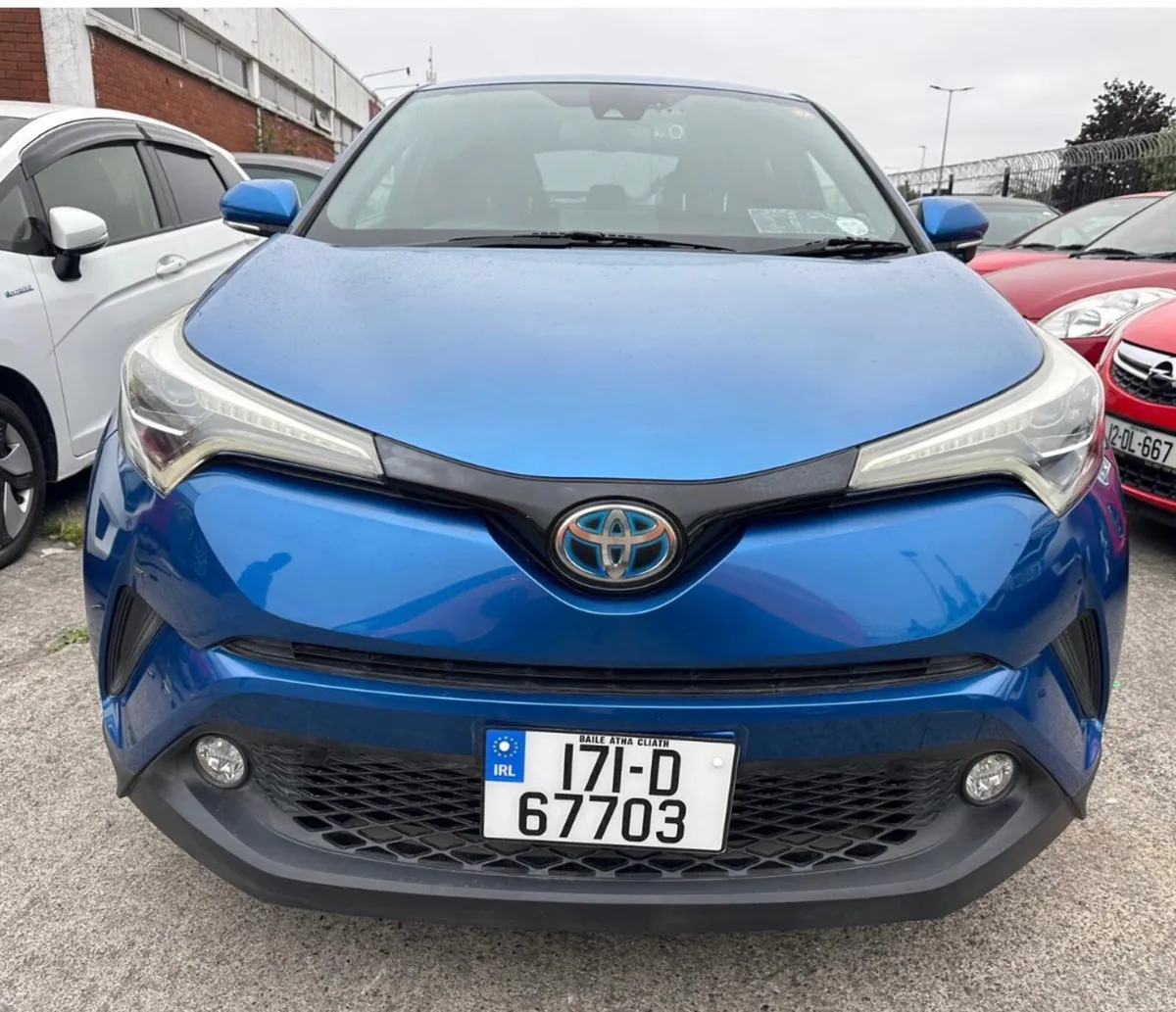 Toyota C-HR 2017 Automatic  Leather Specs/ 46k km - Image 3