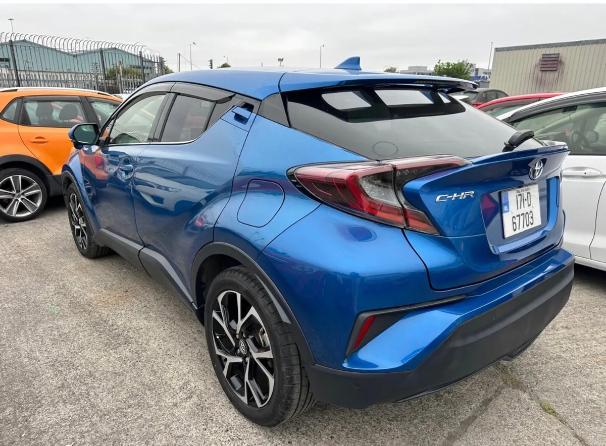 Toyota C-HR 2017 Automatic  Leather Specs/ 46k km - Image 4