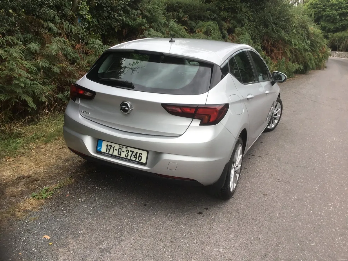 Opel Astra 2017  5Door Hatchback Low Mileage - Image 3