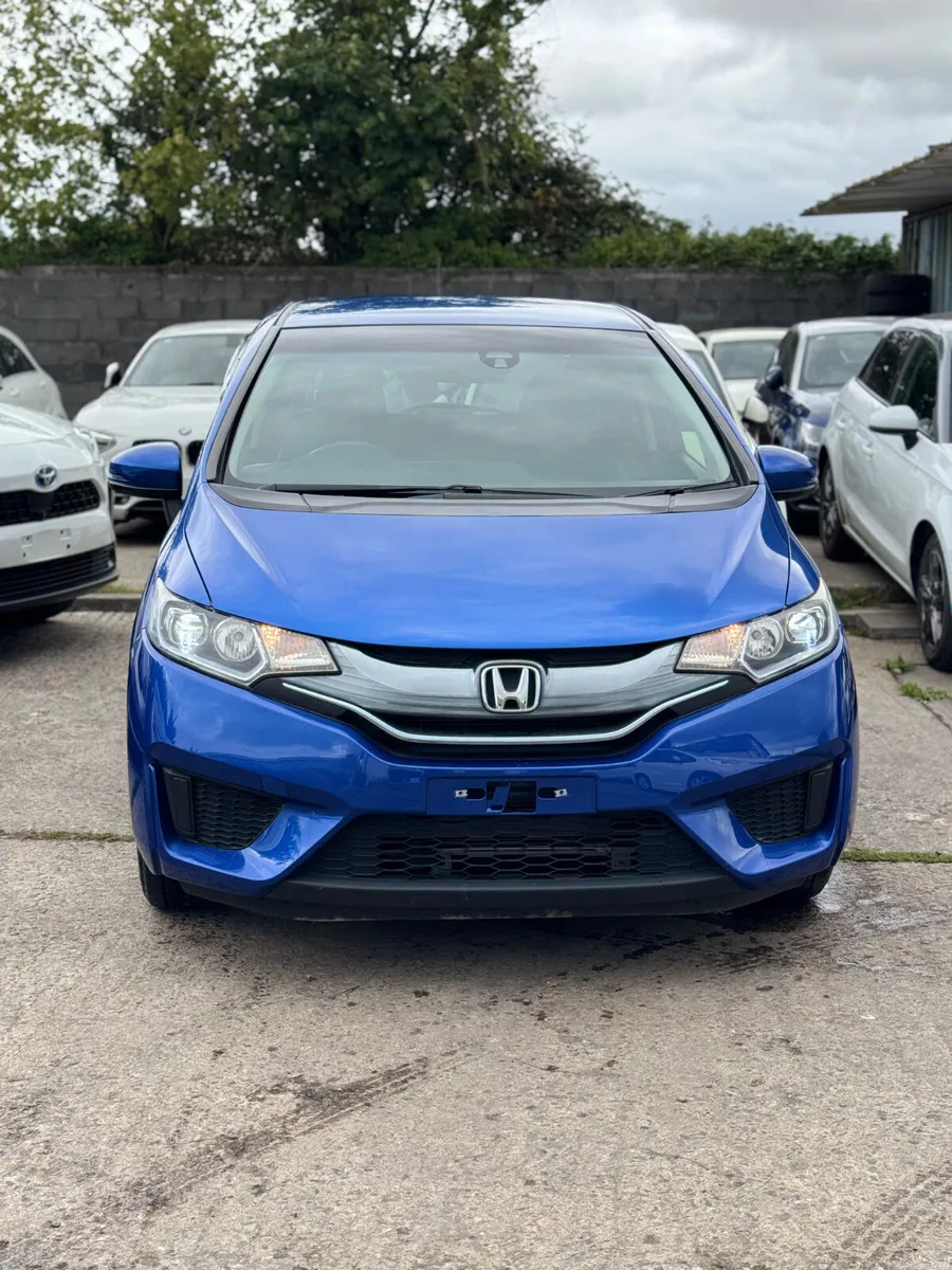 Honda Fit 1.5 Hybrid Auto 52000KM ONLY 2014 2 keys - Image 2