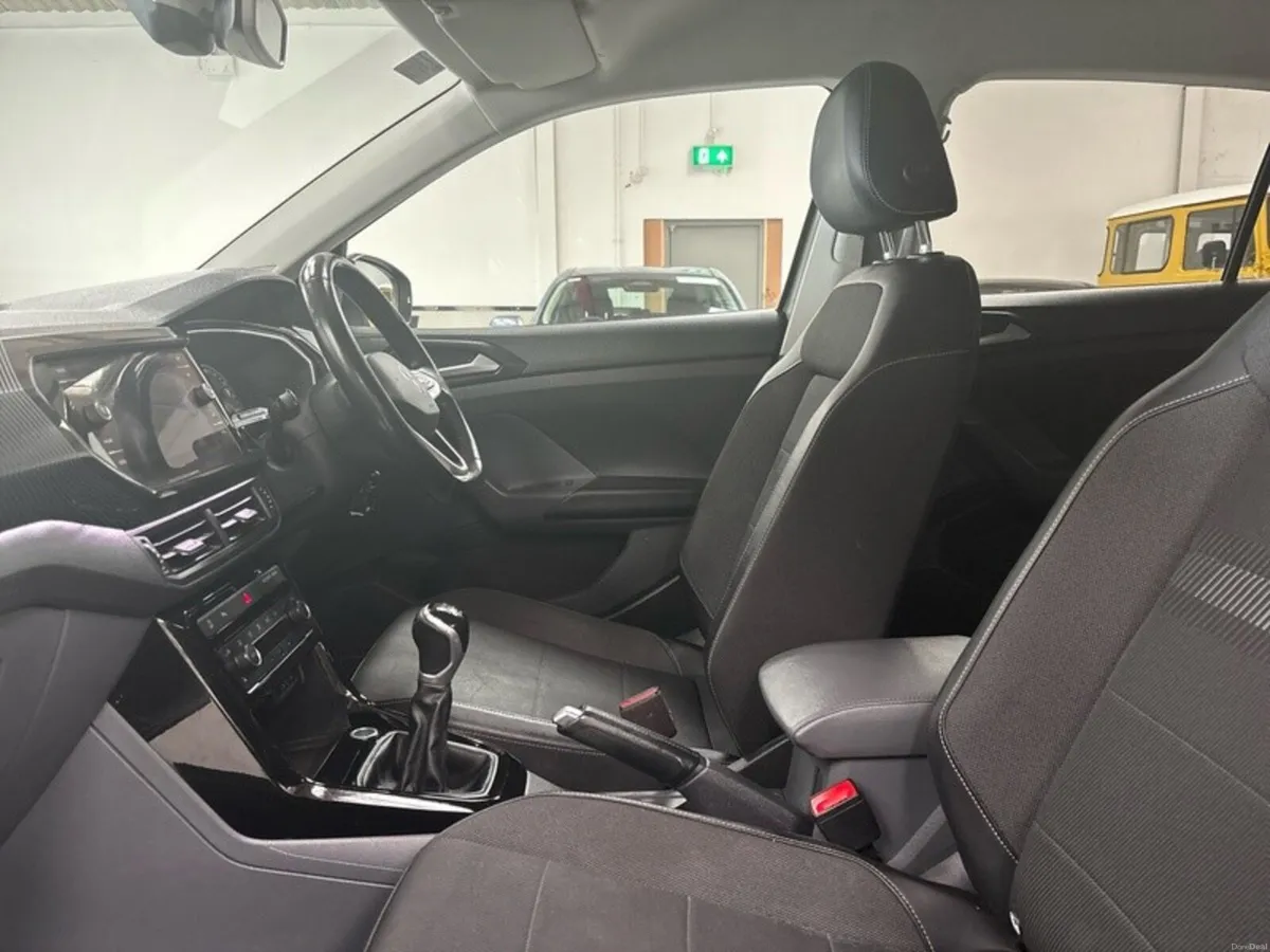 Volkswagen T-Cross STYLE 1.0 TSI MANUAL 6SPEED FWD - Image 6