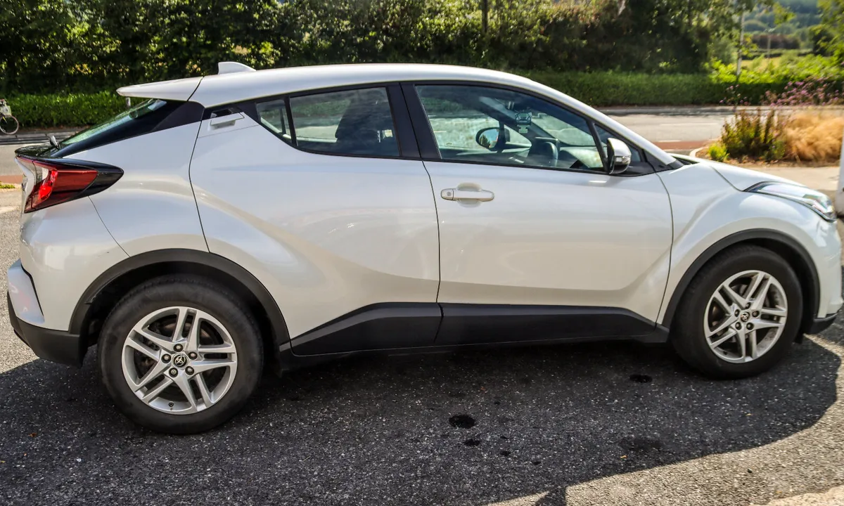 2023 Toyota C-HR+  1.8 Petrol Hynrid AUTO - Image 2