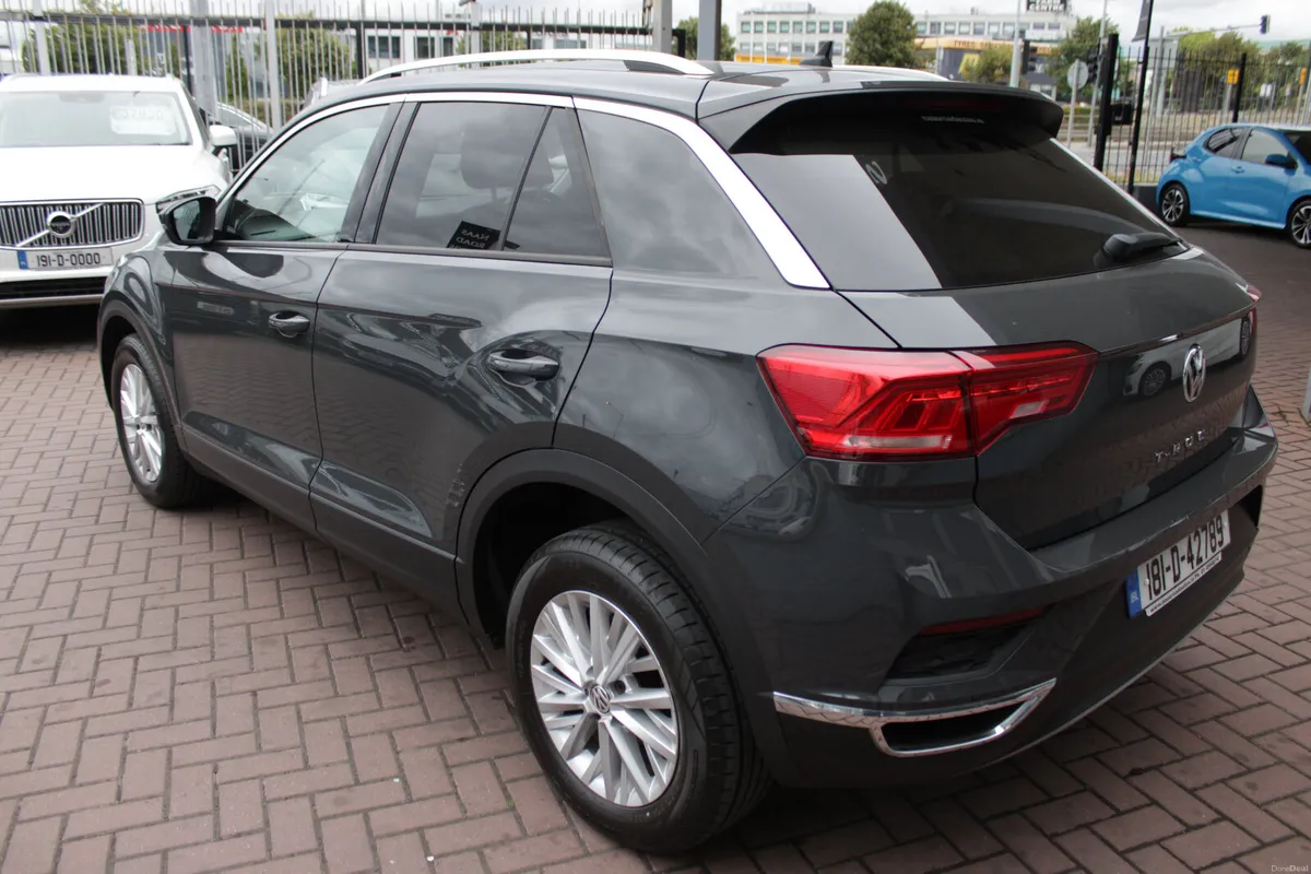 2018 VOLKSWAGEN T-ROC 1.0TSI 115HP DESIGN 5DR SUV - Image 6