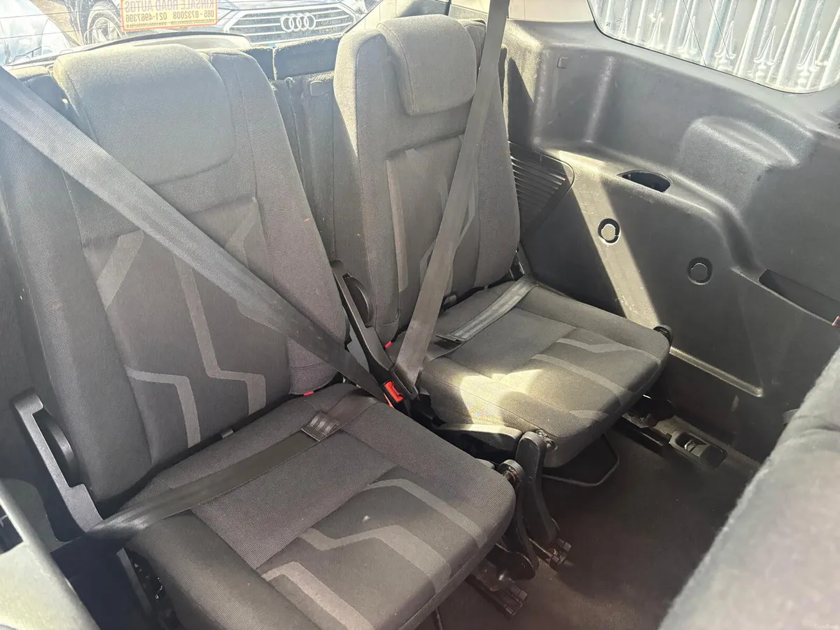 Ford Tourneo CONNECT 1.5 DIESEL  7  Seater - Image 5