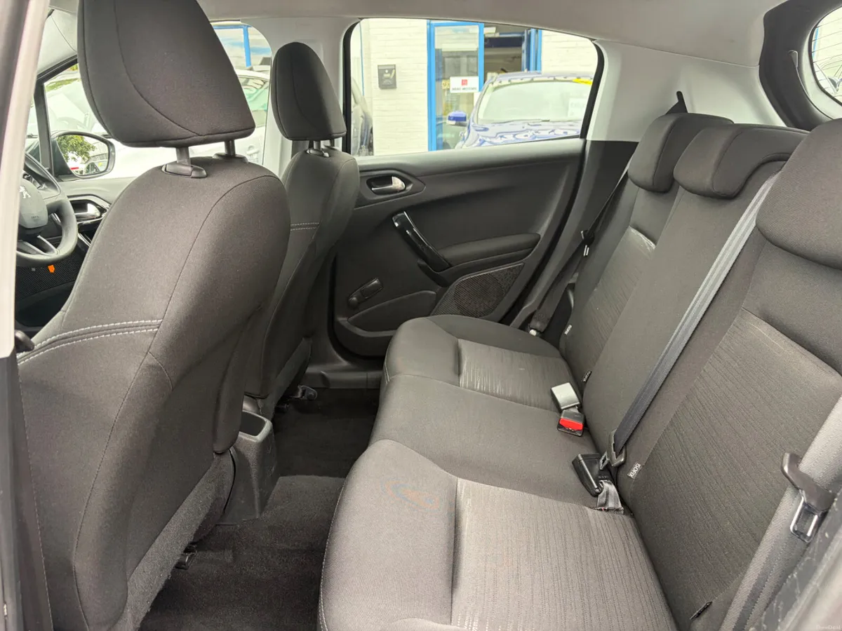 2015 PEUGEOT 208 1.2 PETROL 5 DOOR LOW KMS - Image 6