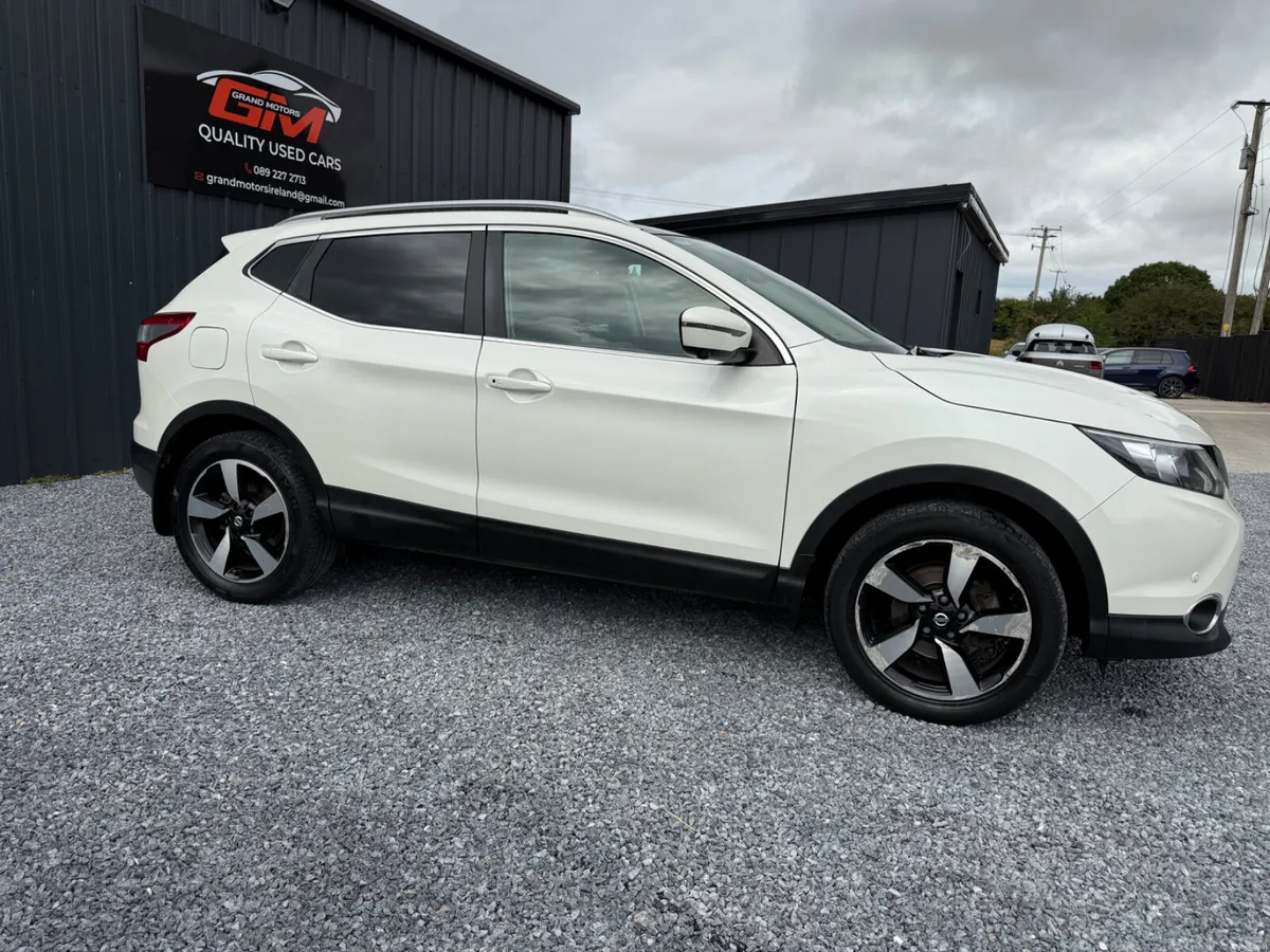 2017 Nissan Qashqai 1.2 Petrol Premium - Image 5