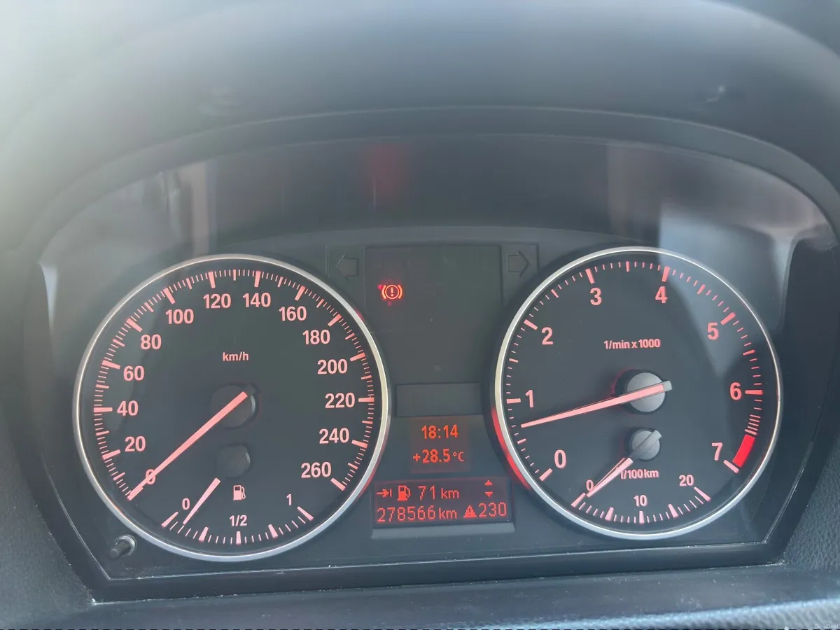 BMW 3-Series 2008 - Image 6