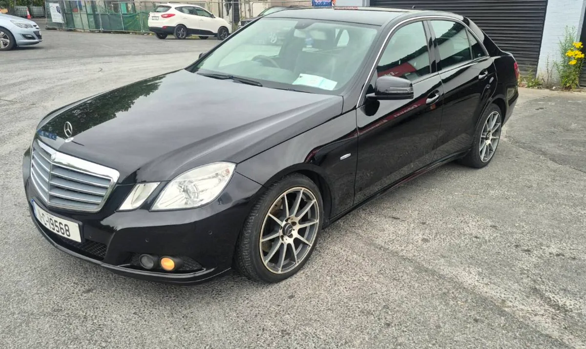 Mercedes E-Class 250 - Image 2