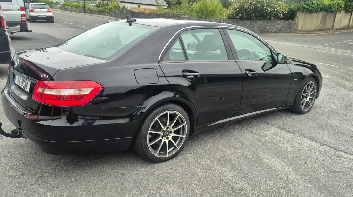 Mercedes E-Class 250 - Image 4