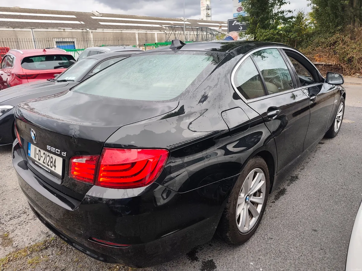 BMW 5-Series 2011 - Image 4