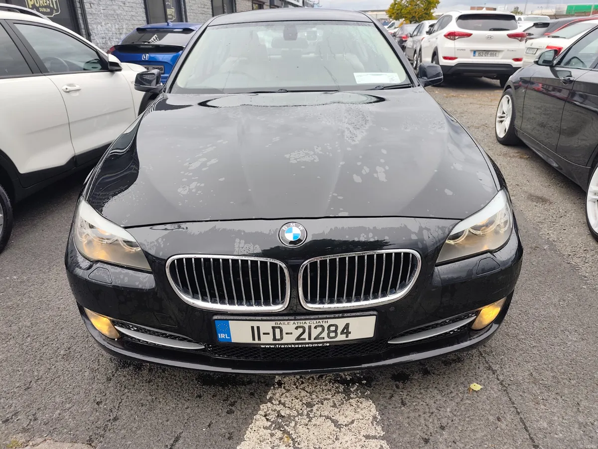 BMW 5-Series 2011 - Image 2