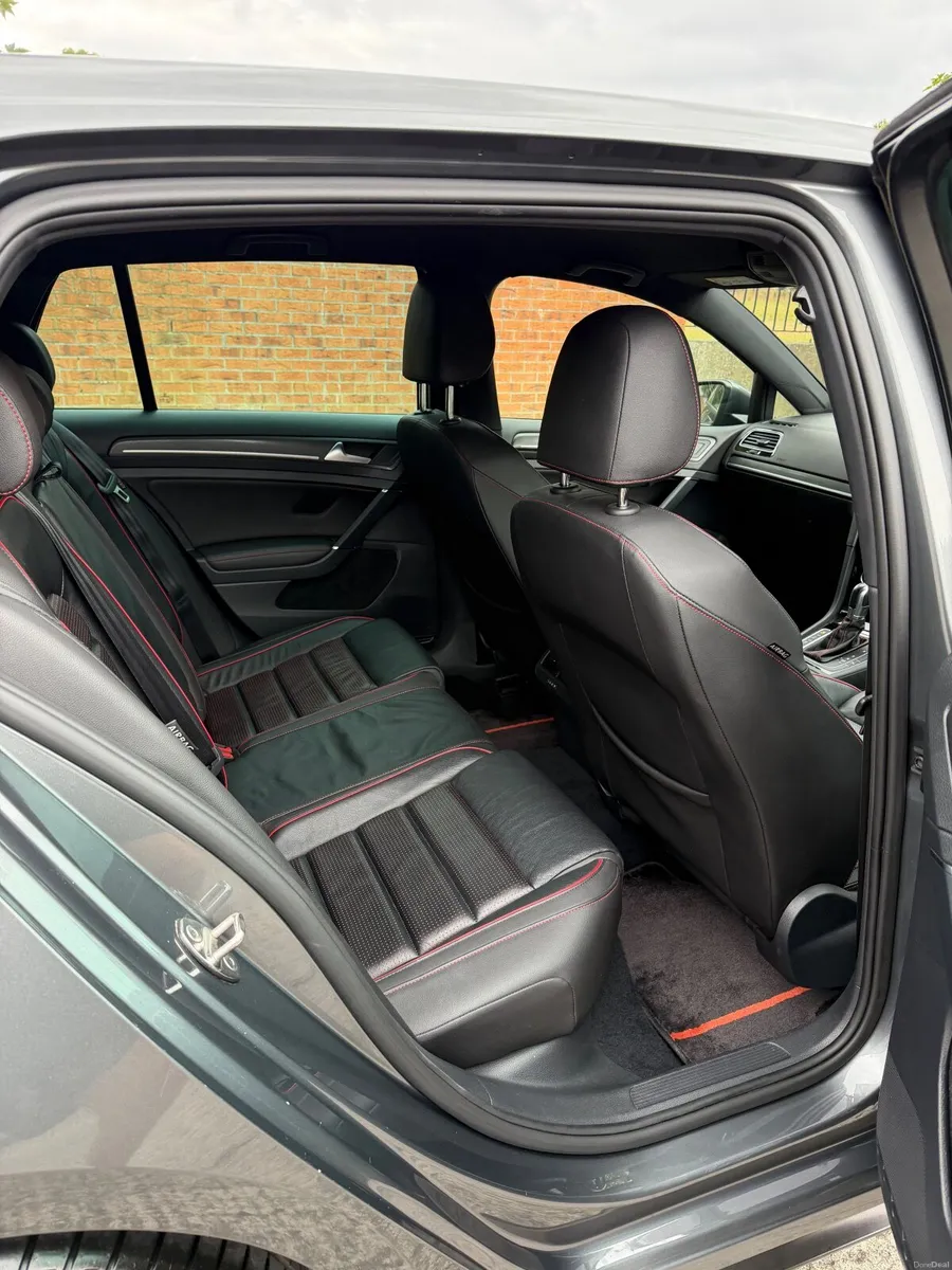 Volkswagen Golf 2018 - Image 2