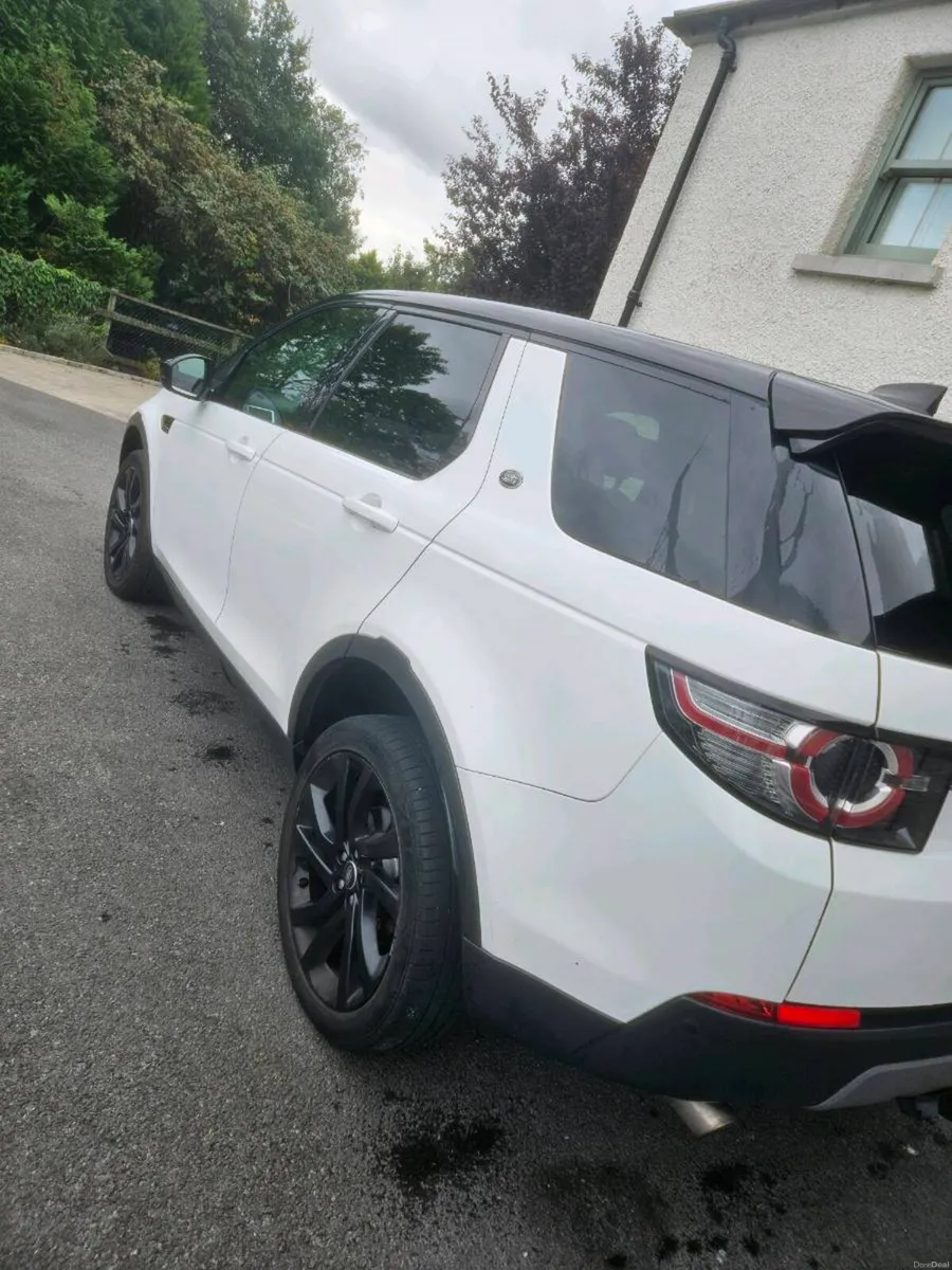 Land Rover Discovery Sport HSE 7Seat Automatic - Image 5