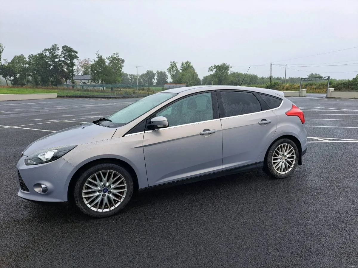 142 Ford Focus Zetec 1.0petrol 125hp New NCT - Image 5