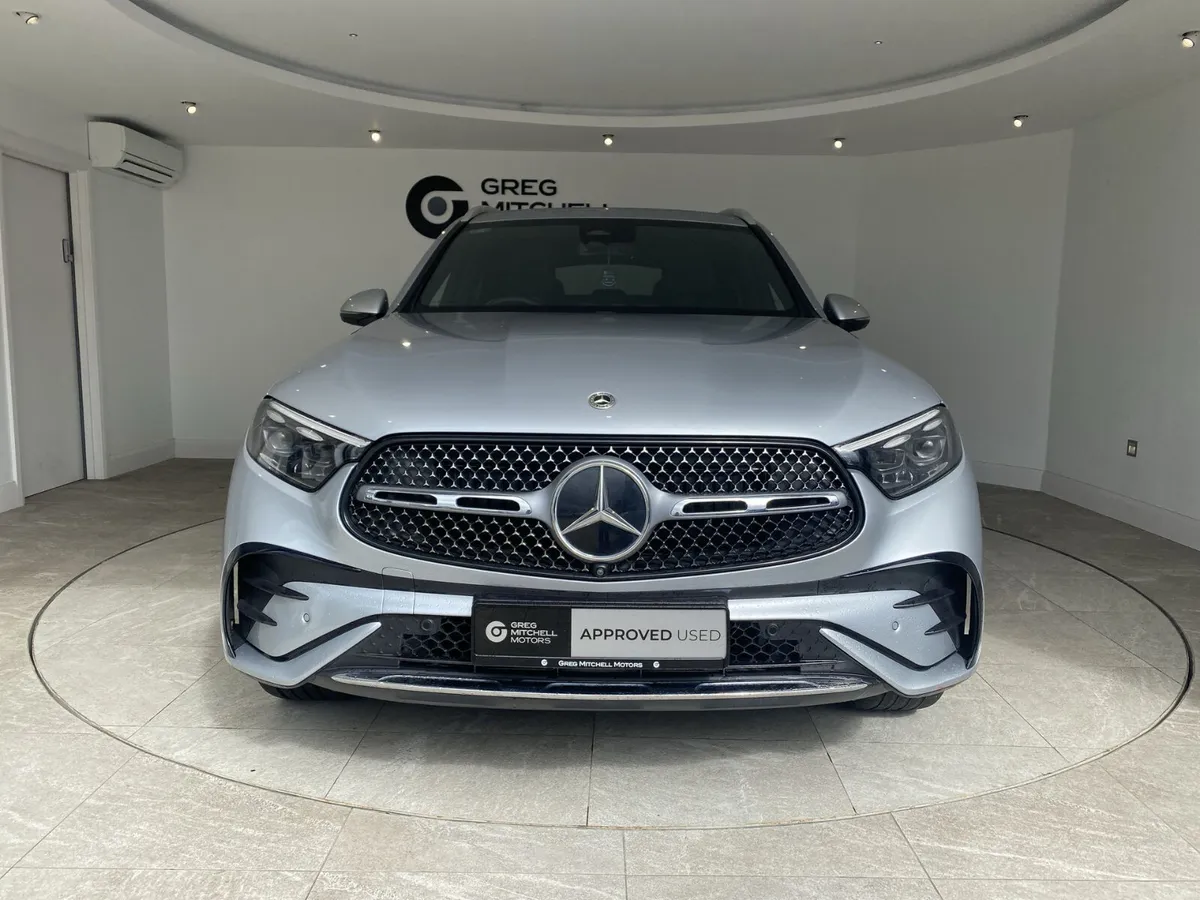 Mercedes-Benz 300 2024 - Image 2