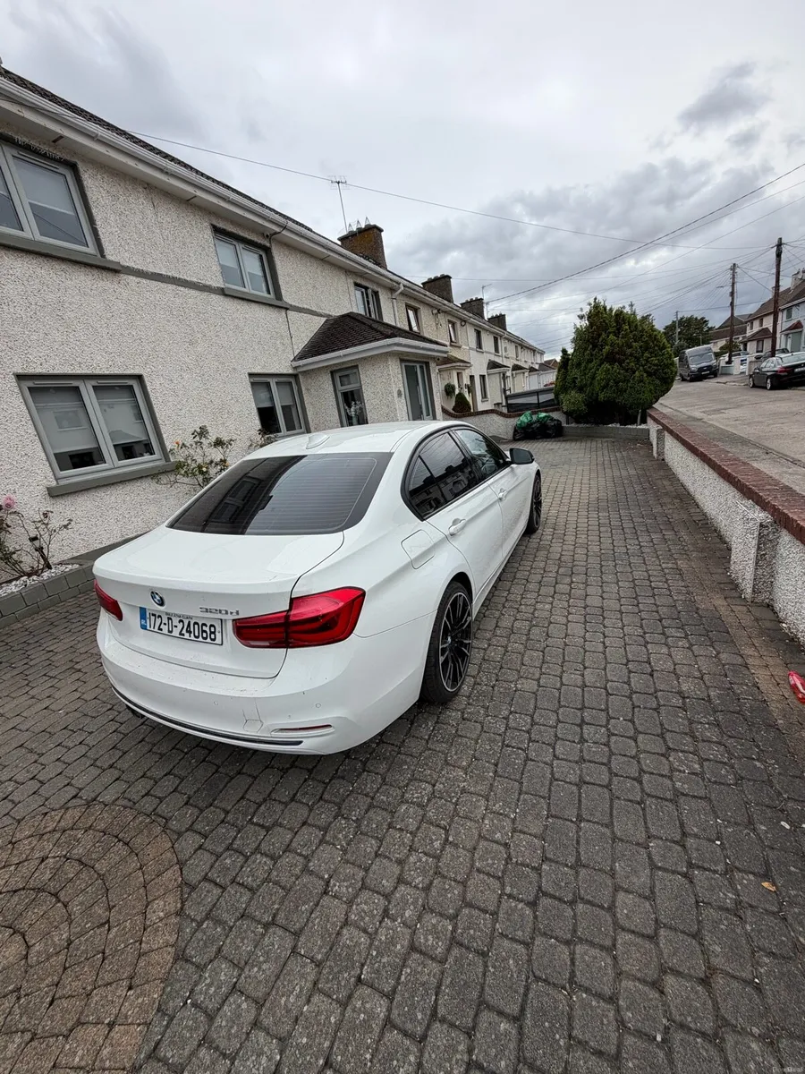 BMW 320D F30 2017 - Image 2