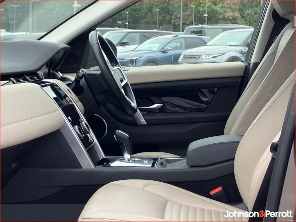 Land Rover Discovery Sport 1.5 I3 PHEV 300 PS AWD - Image 3