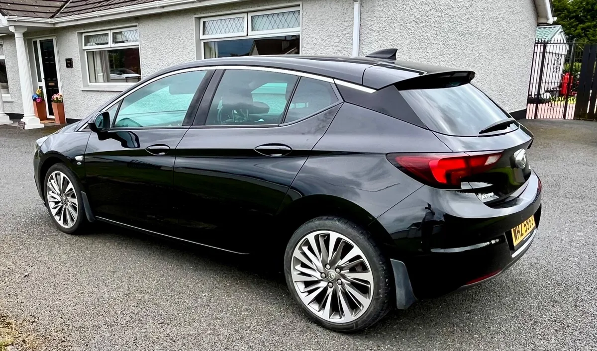 Vauxhall Astra 2017 -HIGH SPEC - MOT July 2027 - Image 6