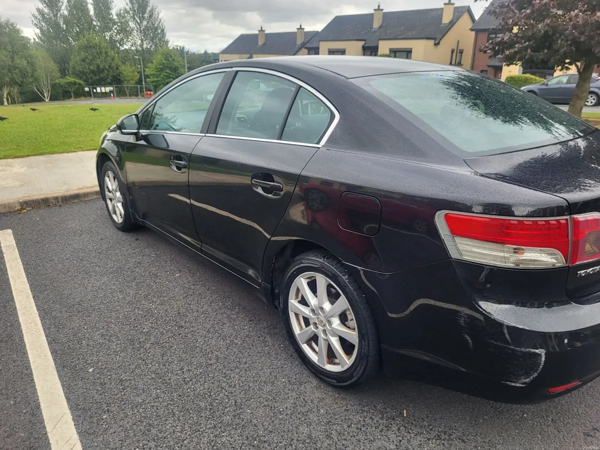 Toyota Avensis 2011 - Image 3