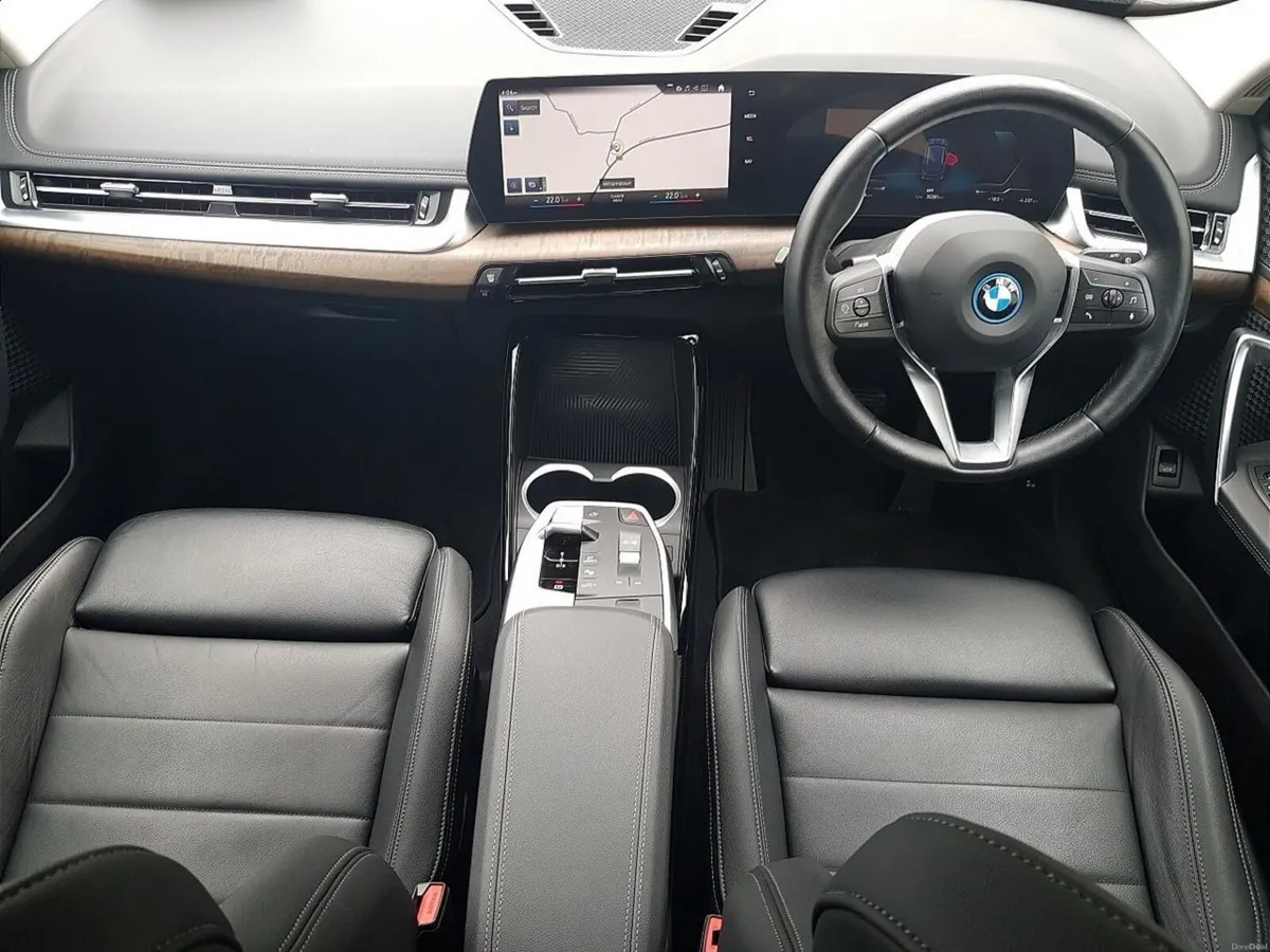 BMW iX1 xDrive30 xLine - Image 4