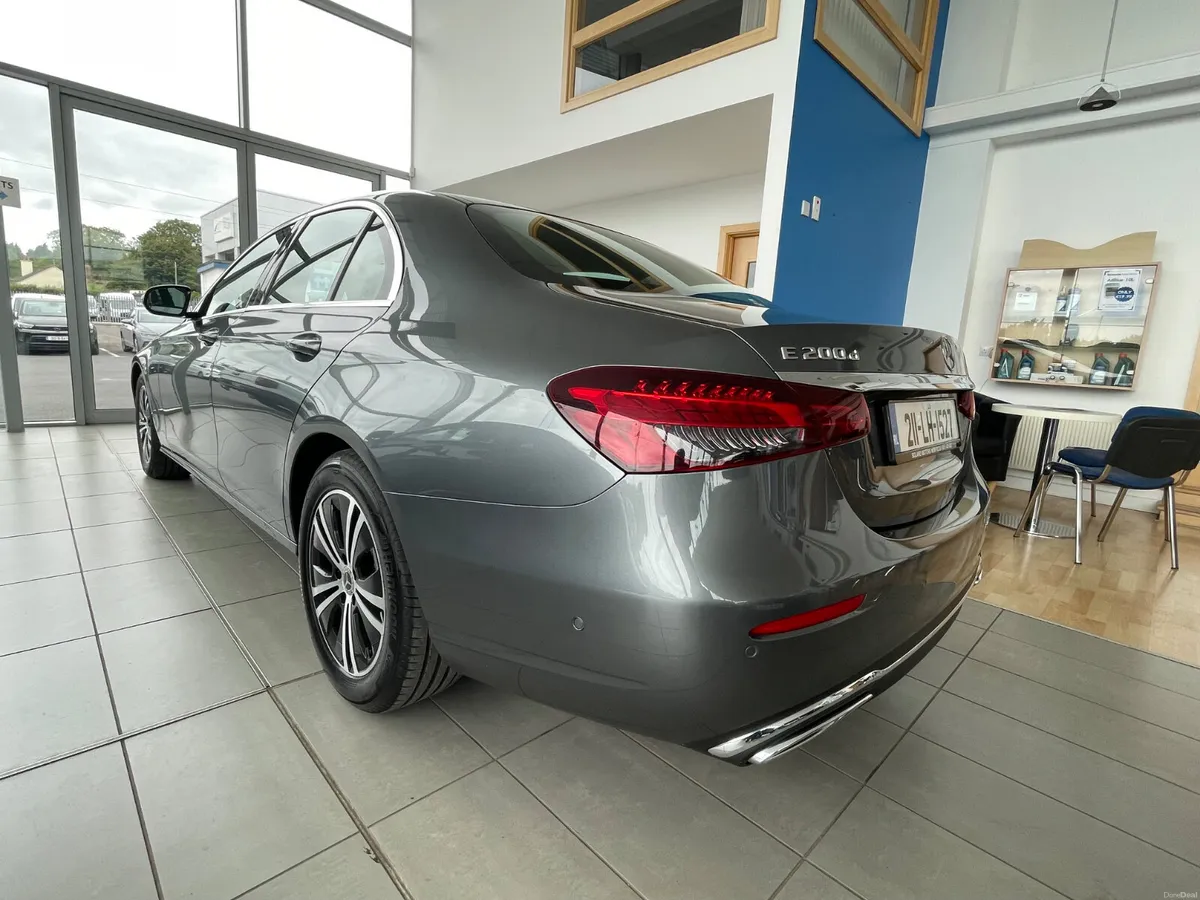 Mercedes-Benz E-Class - Image 4