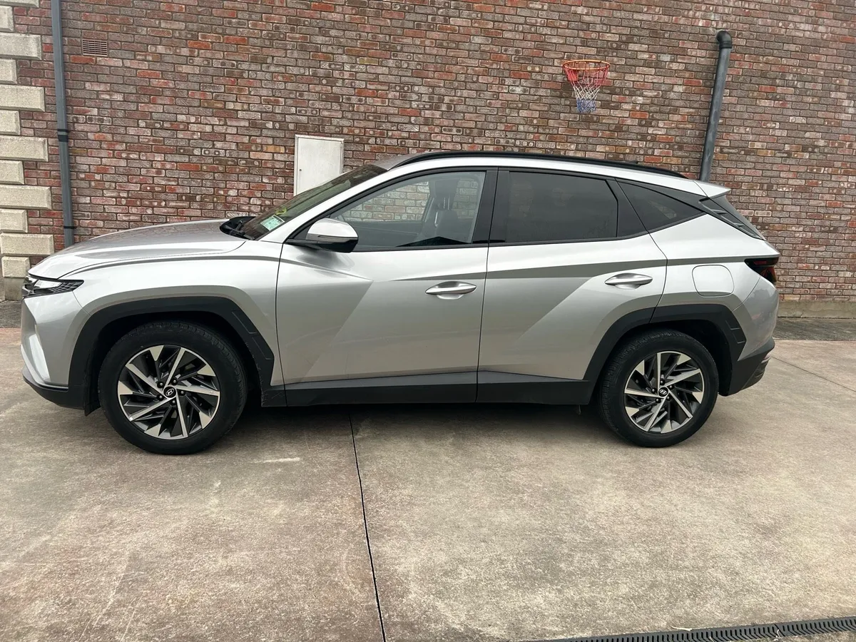 2022 Hyundai Tucson Executive - Image 5