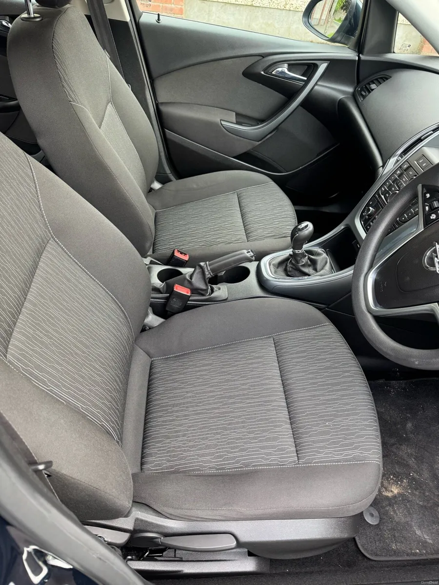 Opel Astra - Image 2