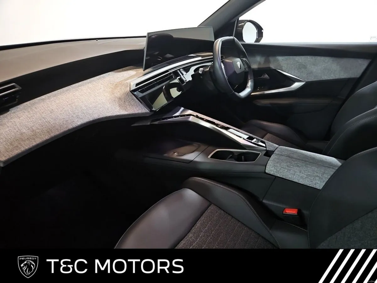 Peugeot 3008 1.2 MHEV 145bhp eDCS6 Allure - Image 4