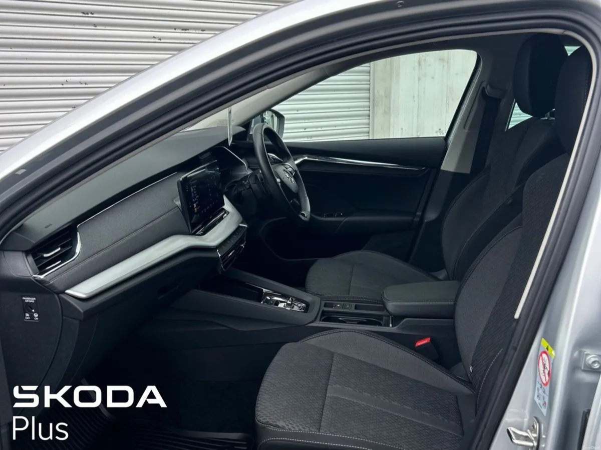 Skoda Octavia OCTAVIA STYLE 2.0 TDI 115 BHP DSG ** - Image 4