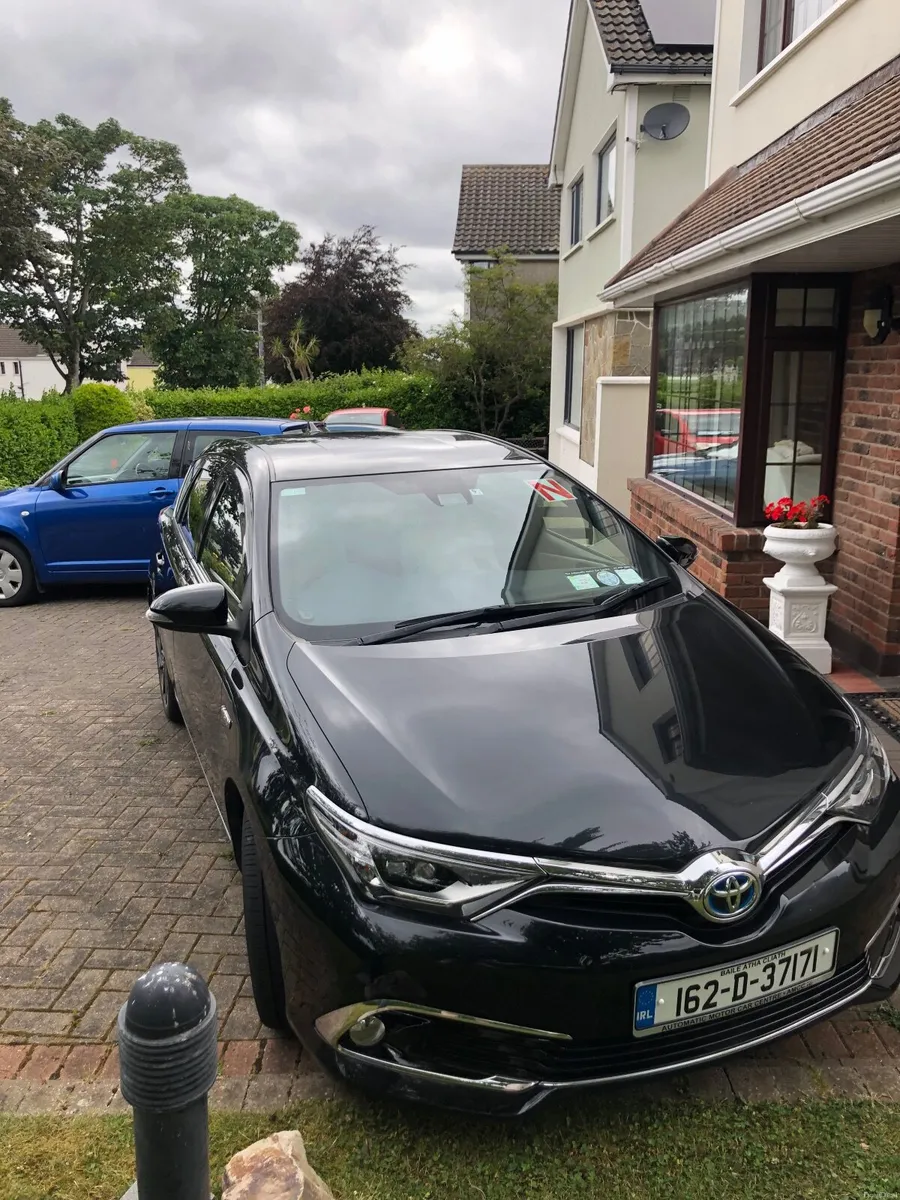 Toyota Auris - Hybrid - 2016 - Automatic 1.8 ltr - Image 1