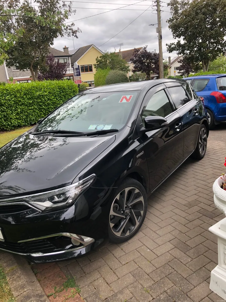 Toyota Auris - Hybrid - 2016 - Automatic 1.8 ltr - Image 3