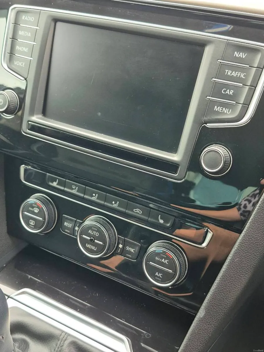 151 Volkswagin Passat - Image 6