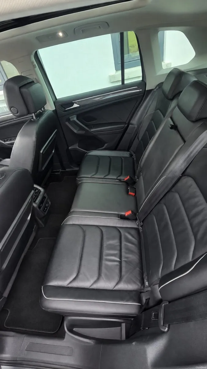VW Tiguan 2020 R-Line Full Leather interior - Image 3