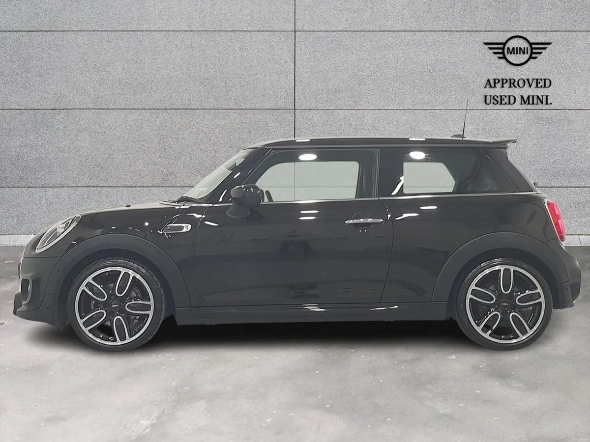 Mini Cooper 3-Door Cooper Sport - Image 3