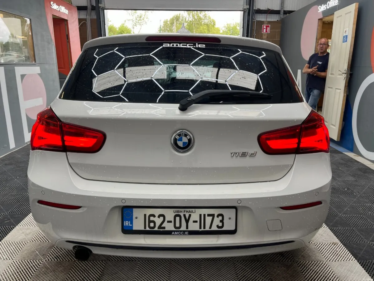 BMW 1-Series 2016 BMW 1 SERIES 2.0 AUTOMATIC/ PARK - Image 4