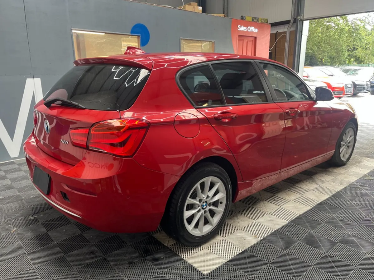 BMW 1-Series 2018 BMW 1 SERIES 118I STYLE 87KM AUT - Image 3