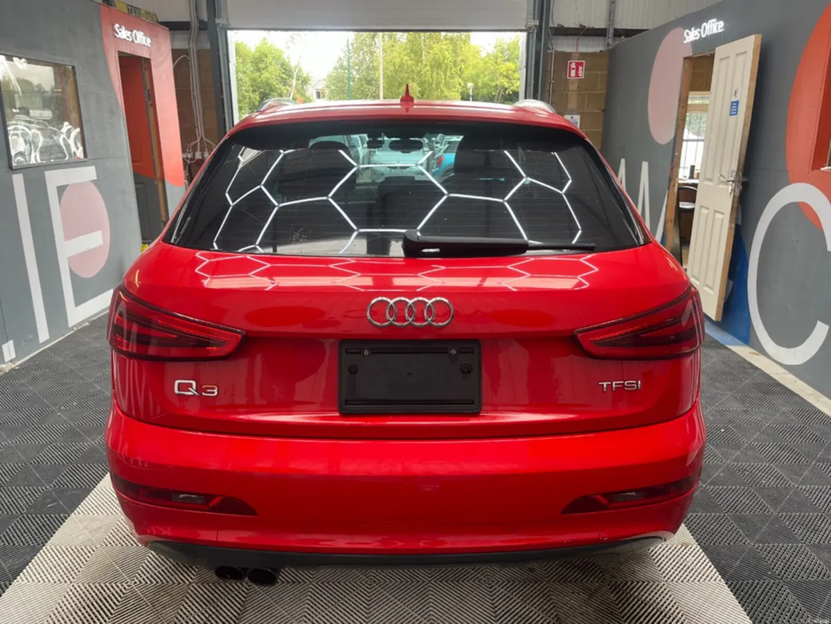 Audi Q3 2015 AUDI Q3 1.4TFSI AUTOMATIC/ PARKING CA - Image 4