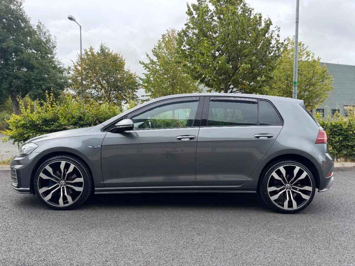 Volkswagen Golf GTE ADVANCE S-A DSG *NEW NCT* - Image 3