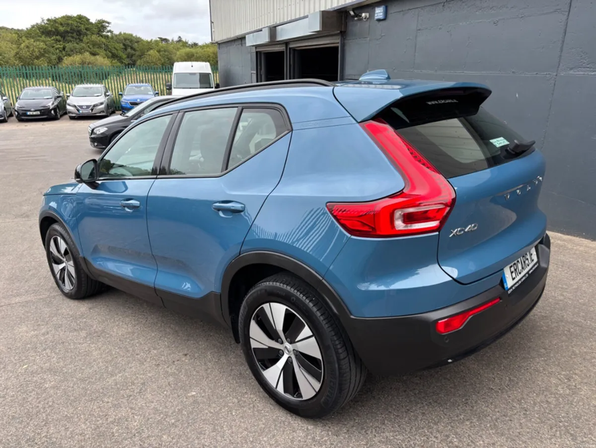 Volvo XC40 232 T4 RECHARGE PHEV AUTO PLUS LOW KMS - Image 6