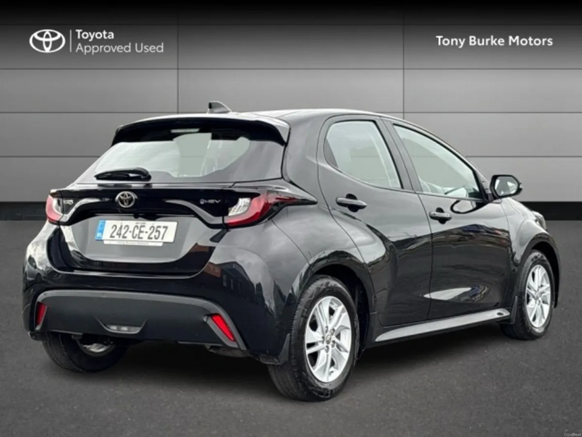 Toyota Yaris - Hybrid - New Generation - Luna Edit - Image 2