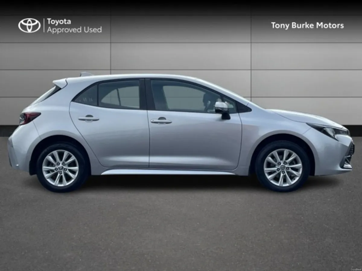 Toyota Corolla 5dr Hatchback - LUNA - 1.8 Hybrid & - Image 3