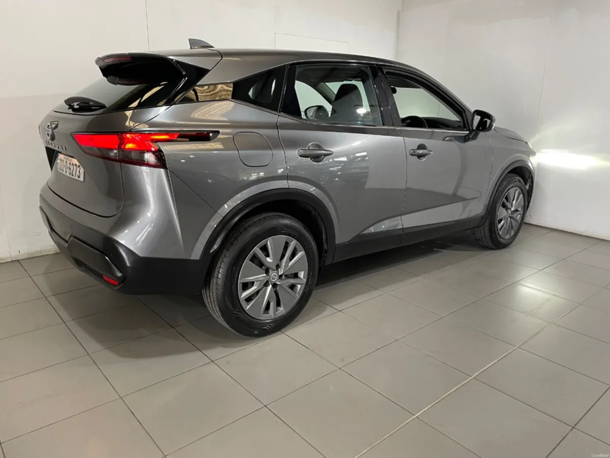 Nissan Qashqai 1.3 PETROL XE 4DR - Image 3